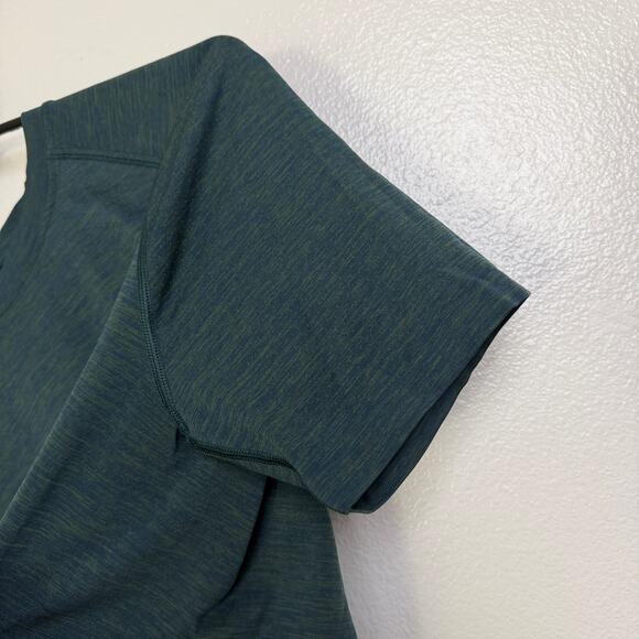 Rhone Performance Shirt Mens M? Green Short Sleeve Crew Workout Train Perforated - Picture 4 of 9